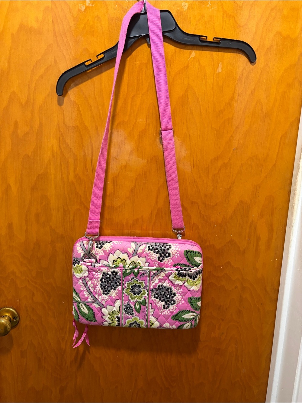 Vera Bradley Hard Case Tech bag in Priscilla Pink